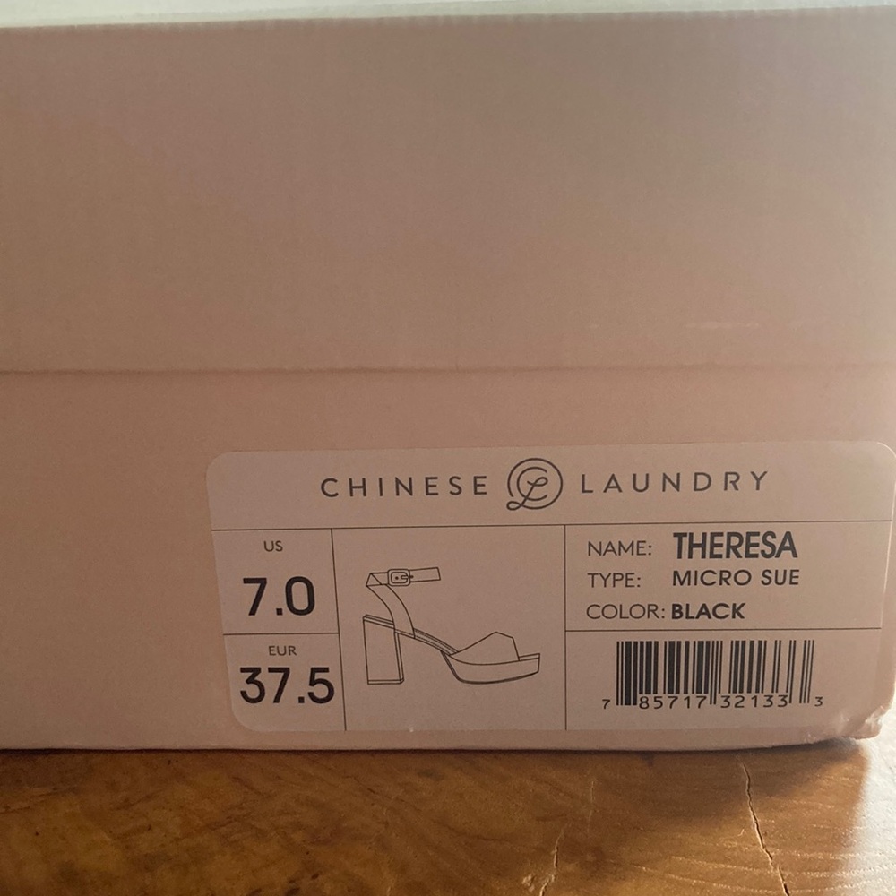 Black suede block heel Chinese laundry Theresa size 7